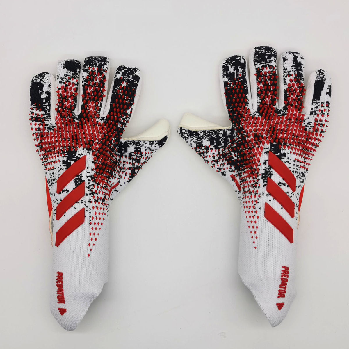 Football Gloves For Youth And Adult Games-Finds Fit