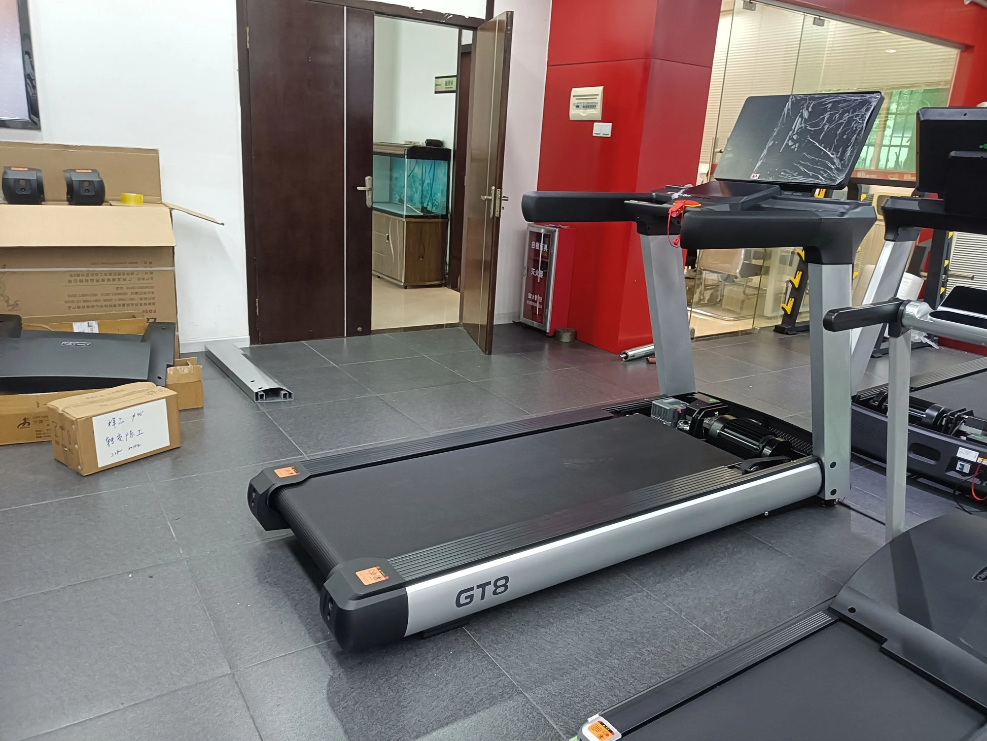 Heavy-Duty Commercial Treadmill High-End Electric Treadmill Machine Design for Gym Use-Finds Fit